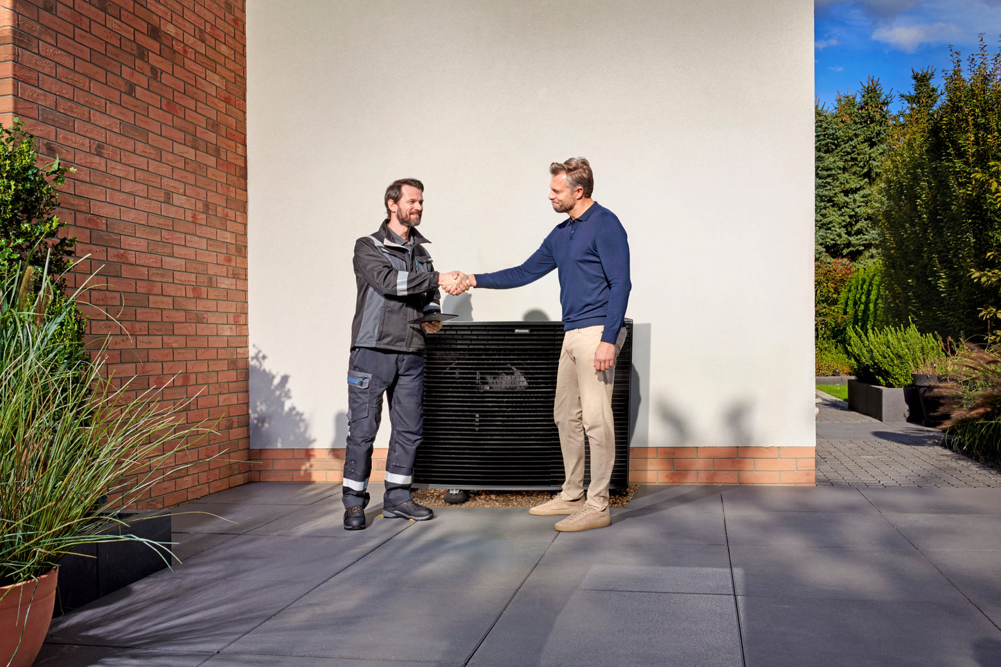 Daikin Altherma 4 H – Außengerät (Wärmepumpe) – Daikin Monoblock-Wärmepumpe (Ansicht 6)